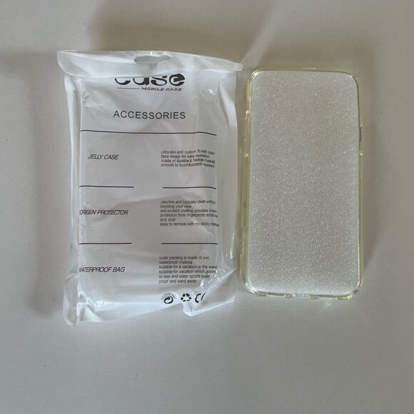 NWT Two Mobile Case iPhone 13 Jelly Case w/1 Screen Protector and Waterproof Bag - Picture 2 of 2